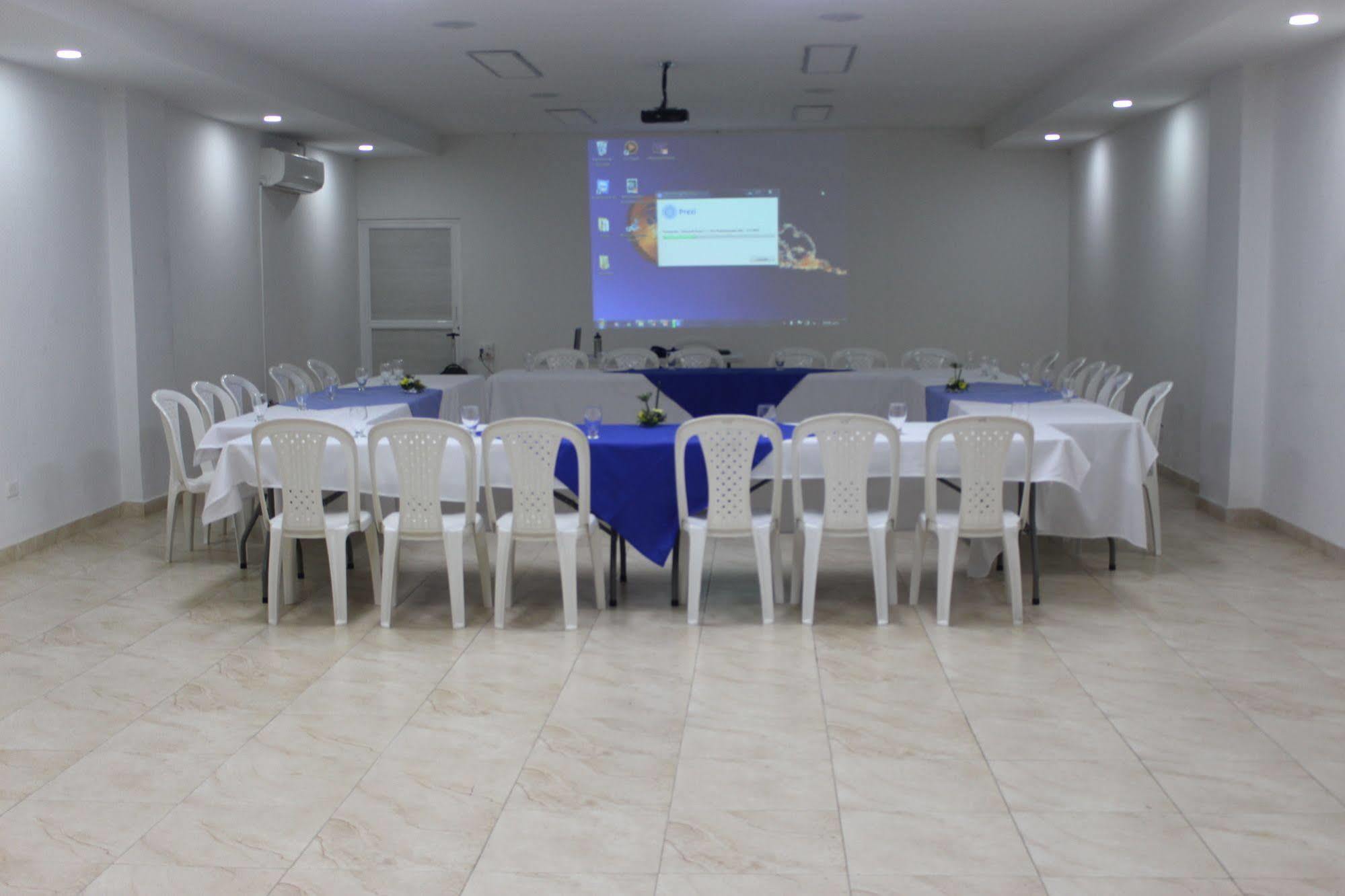 Hotel Ayenda 1501 Metropolitana Plaza Bucaramanga Esterno foto